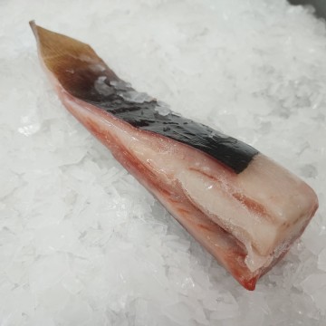 Frozen Stingray Cutting 冰冻魔鬼鱼块 (300g-350g)