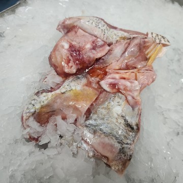 Frozen Threadfin Head (Cut to pieces) 冰冻午鱼头 (切小块) 500g - 600g